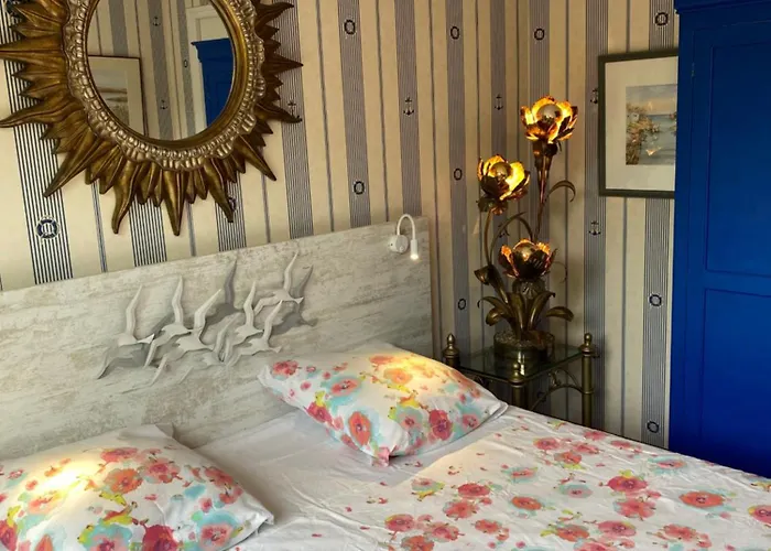 Bed and breakfast La Maison Bleue 3*