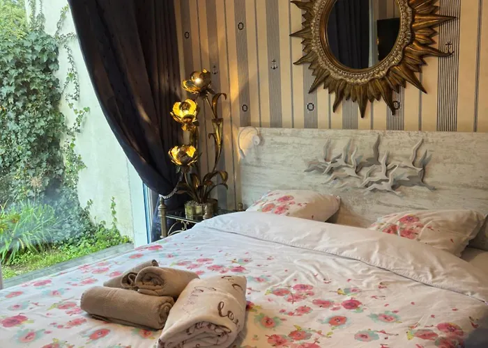 La Maison Bleue Bed and breakfast